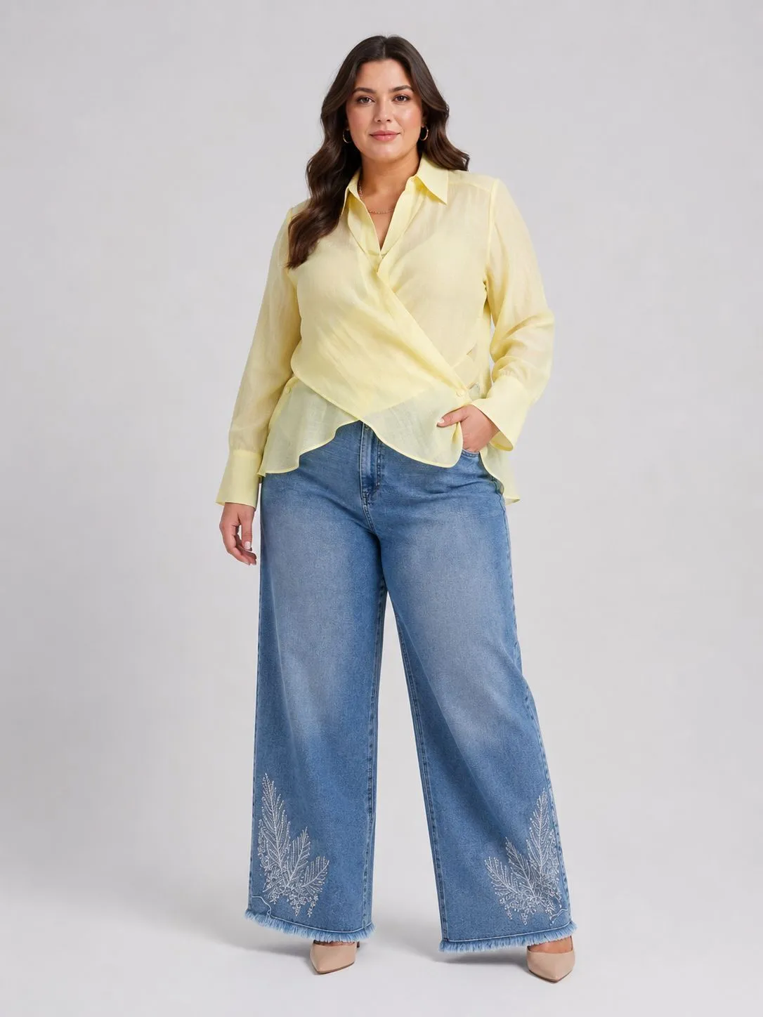 Nakış Detaylı Bol Paça Jean Pantolon